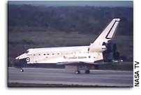 STS-99 Lands at EAFB