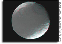 NASA Cassini Image: Iapetus in 3D
