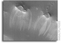 Mars Picture of the Day: Arabia Bridal Veils
