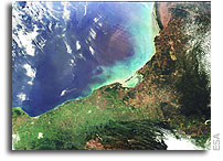 600 metre frieze of planet Earth around UNESCO