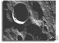 SMART-1 'star tracker' peeks at the approaching lunar surface