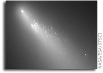 Hubble Provides Spectacular View of Ongoing Comet Breakup