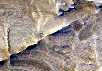 tectonic fractures within the Candor Chasma region of Valles Marineris, Mars
