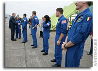 Photo: President Bush Greets Space Shuttle Discovery Astronauts