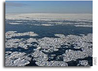 Warm winter also in the Arctic - Research aircrafts observe further decline of ice cover