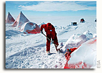 ESA Scientists spend a white Christmas in Antarctica
