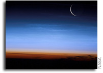 Scientist proposes explanation for puzzling property of night-shining clouds at the edge of space