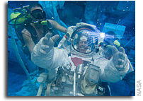 Image: Extravehicular Mobility Unit Training for Expedition 28