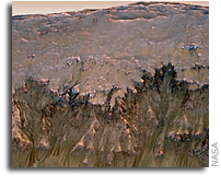 Image: Close-up Detail of the Walls of Newton Crater on Mars