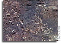 Image: Rare Martian Lake Delta Spotted by Mars Express