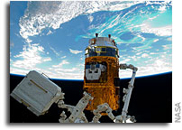 Photo: JAXA Kounotori2 H-II Transfer Vehicle Being Moved On The ISS