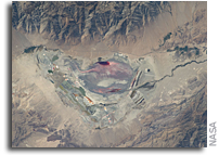 Photo: Owens Lake in California As Seen From the International Space Station