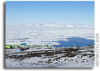 Open water: Break-up of sea ice in McMurdo Sound