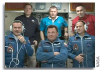 Hadfield and Crewmates Welcomed Aboard the International Space Station