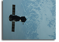 Photos: Soyuz TMA-22 Departs from the Space Station