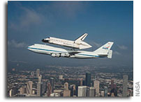 Image: Space Shuttle Endeavour Over Houston, Texas