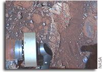 Opportunity Examines Clay Clues in Rock